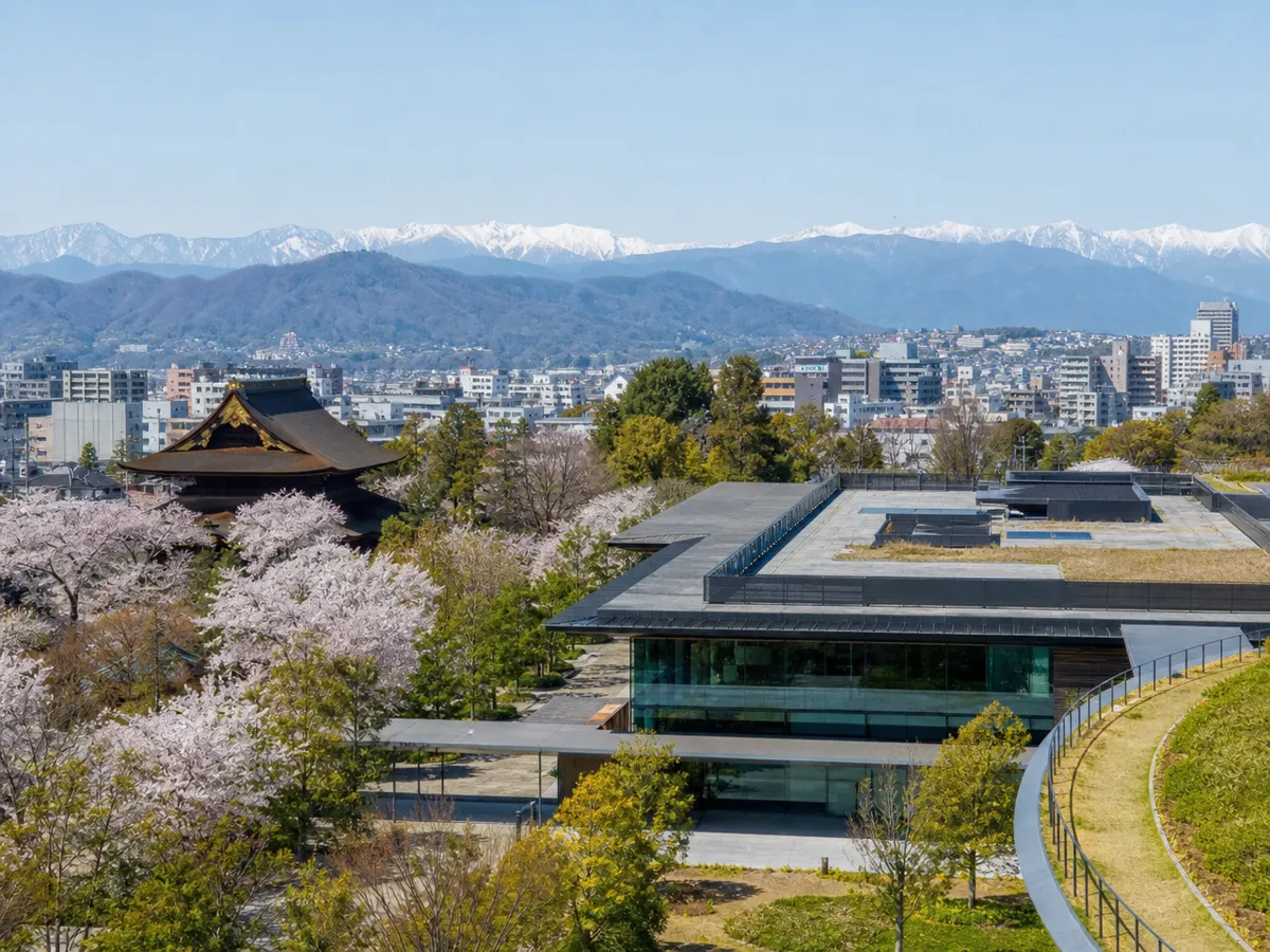長野県立美術館・城山公園